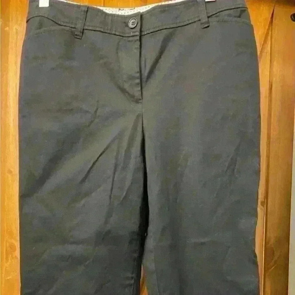 Talbots Woman’s Perfect Crop Pants -Black Size 6 - Picture 2 of 6